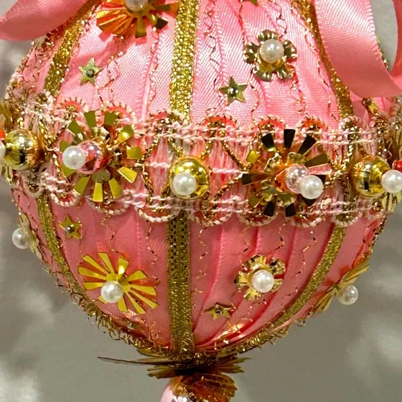 Vintage repurposed holiday Christmas ornament - Picture 5 of 10